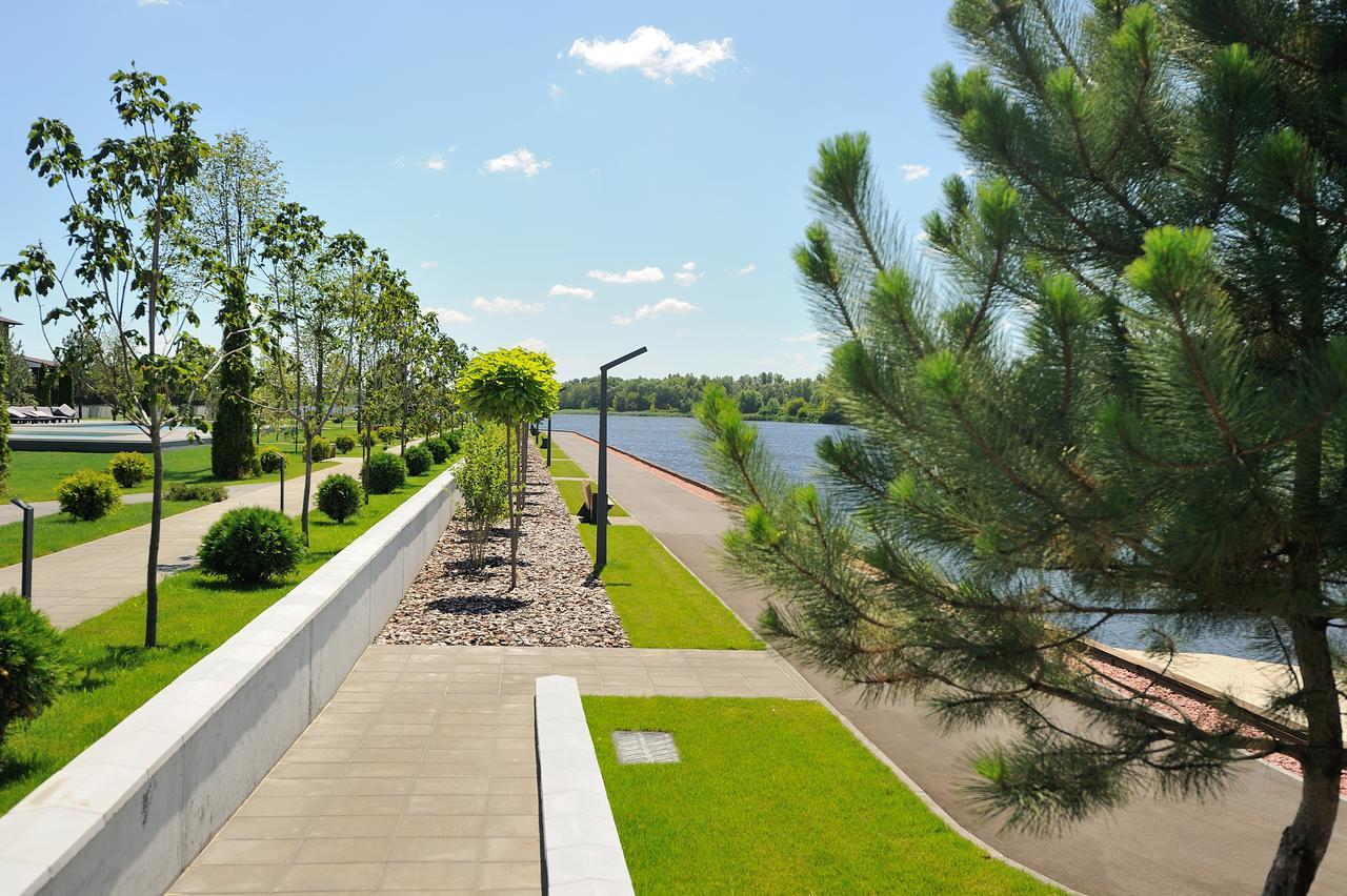 Riviera Zoloche Resort & Spa Vishenki  エクステリア 写真