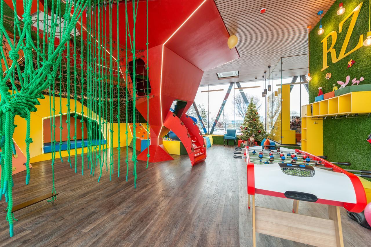 Riviera Zoloche Resort & Spa Vishenki  エクステリア 写真
