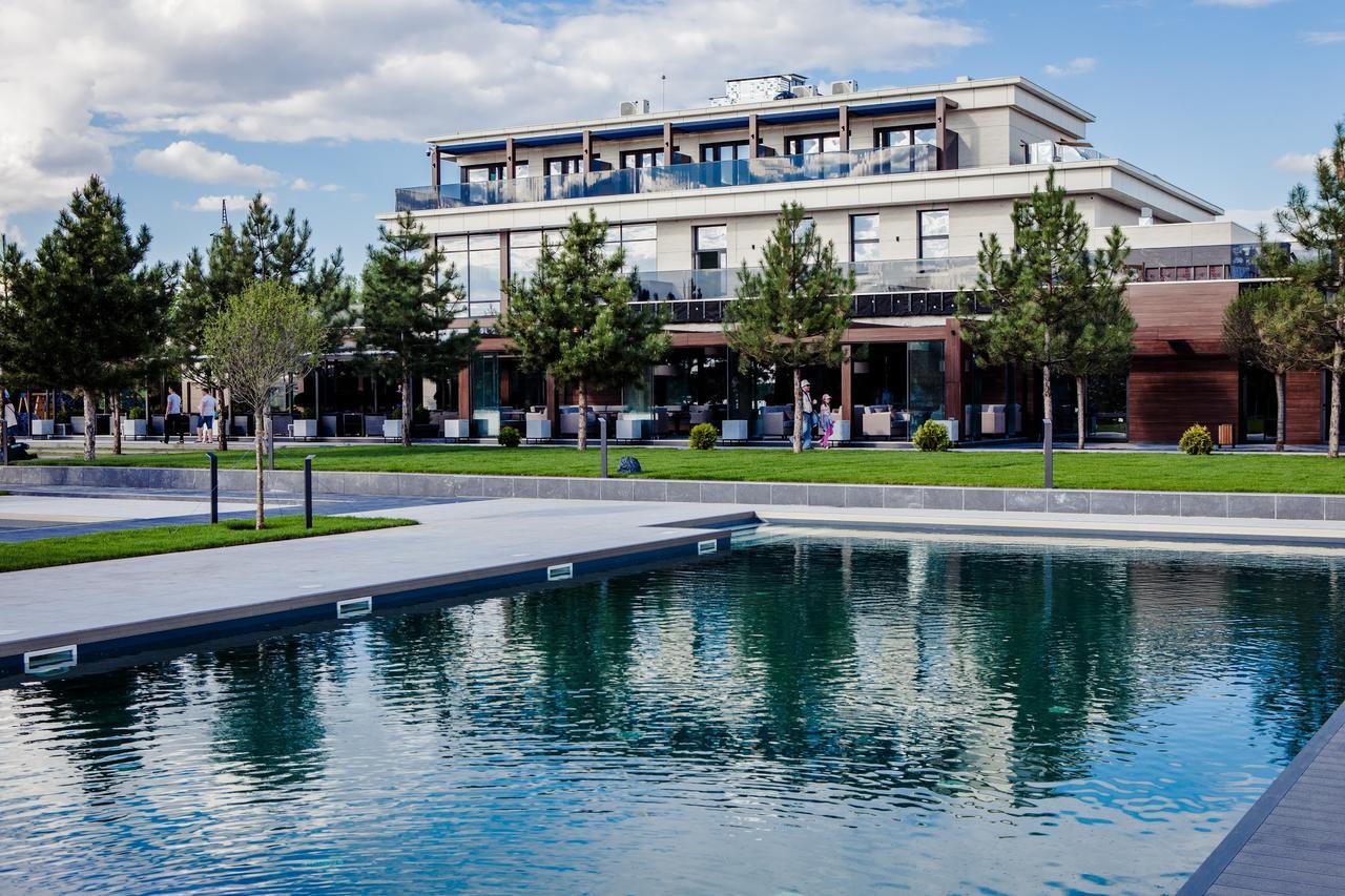 Riviera Zoloche Resort & Spa Vishenki  エクステリア 写真