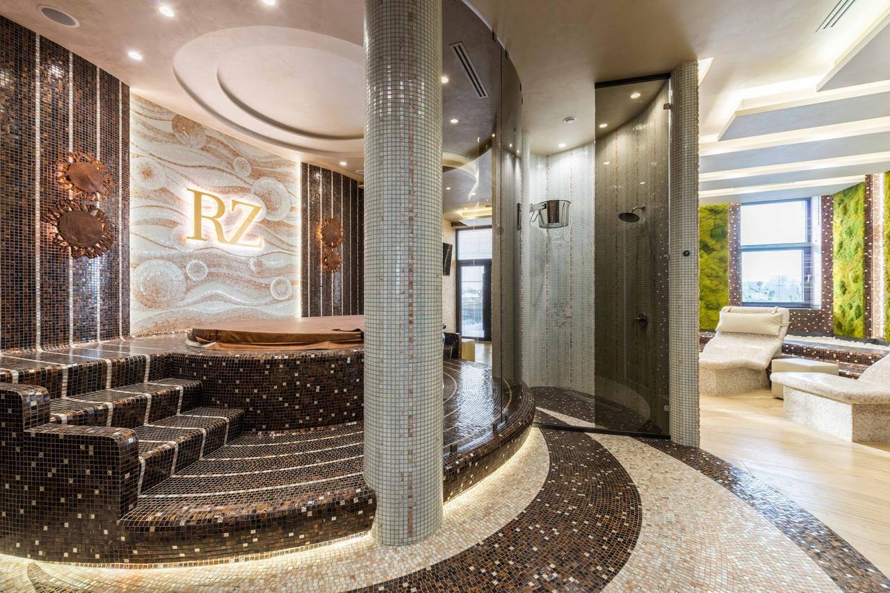 Riviera Zoloche Resort & Spa Vishenki  エクステリア 写真