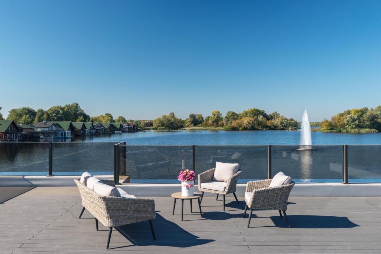 Riviera Zoloche Resort & Spa Vishenki  エクステリア 写真