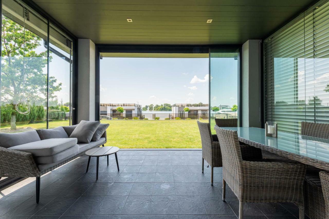 Riviera Zoloche Resort & Spa Vishenki  エクステリア 写真